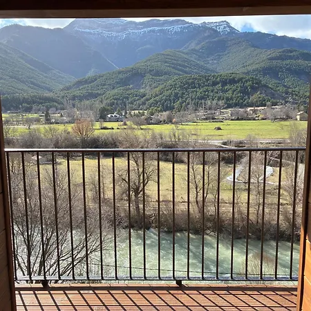 Leyendas Del Pirineo Hotell 3*