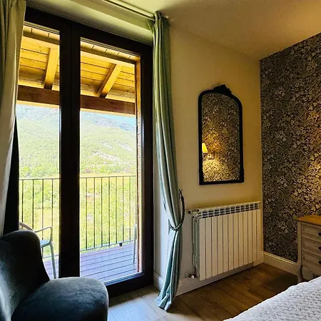 Hotel Leyendas Del Pirineo 3*