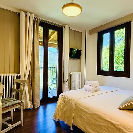 Hotel Leyendas Del Pirineo 3*