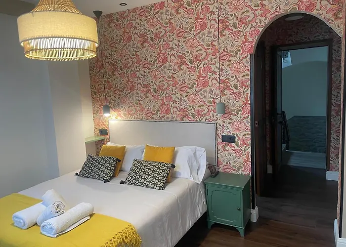 Leyendas Del Pirineo Hotell