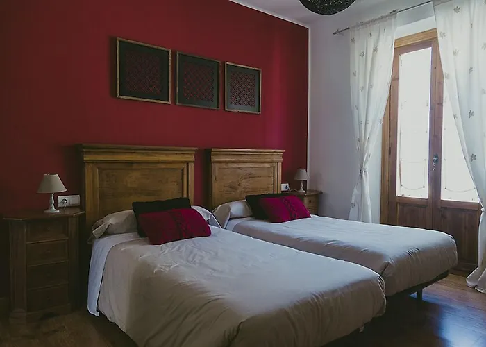 Leyendas Del Pirineo Hotell 3*