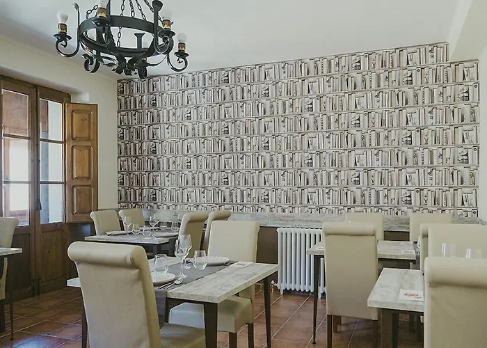 Hotell Leyendas Del Pirineo 3*